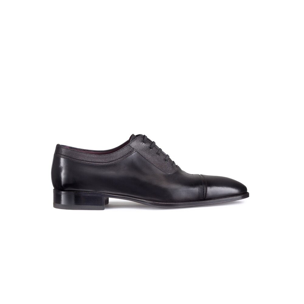 Calfskin Oxford shoes Colour: N999 Size: 10