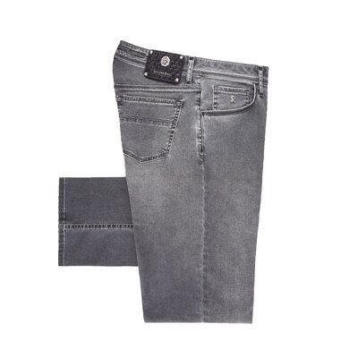 slim fit jeans size 42